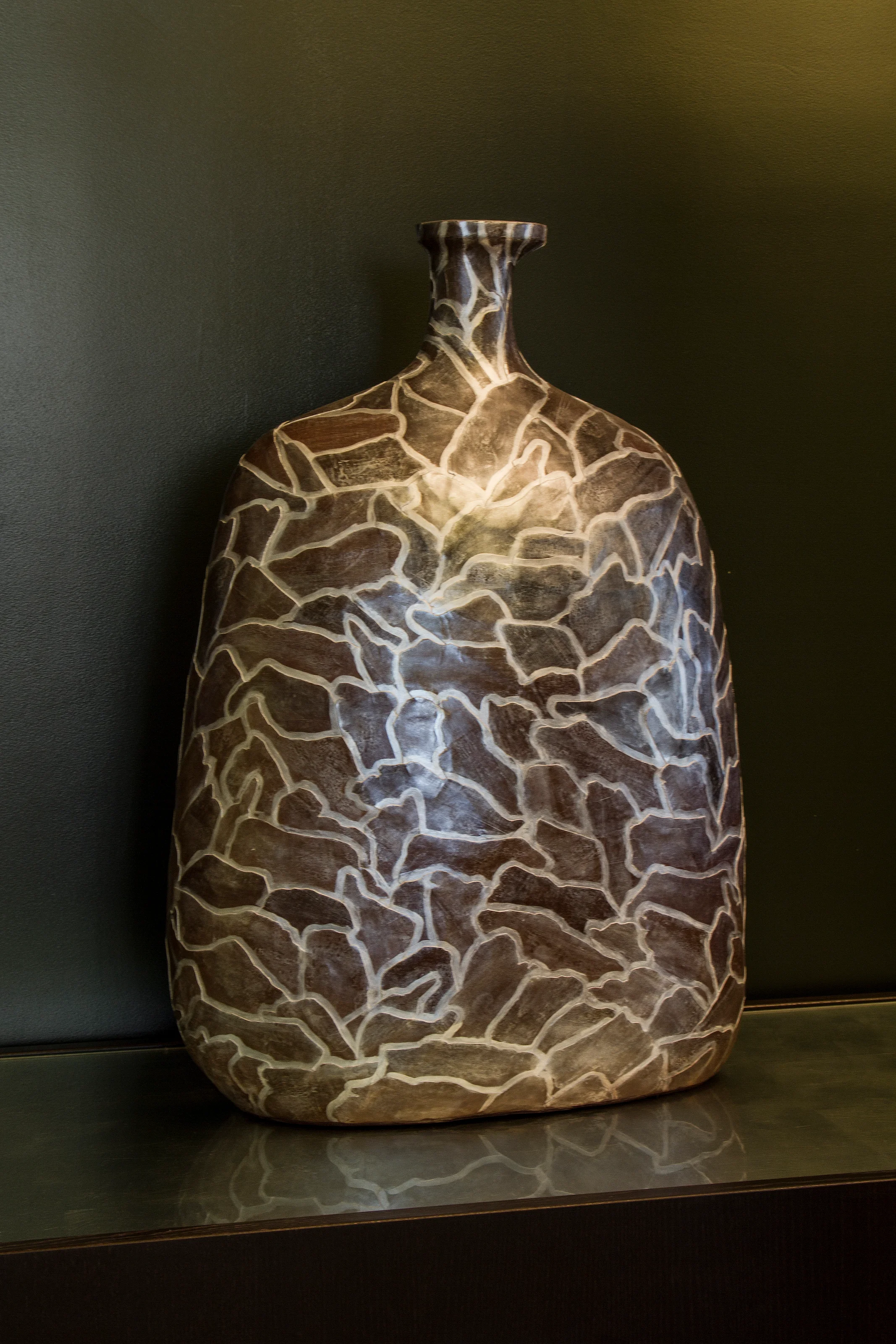 Vase Mica — céramique nappée de gesso nacré